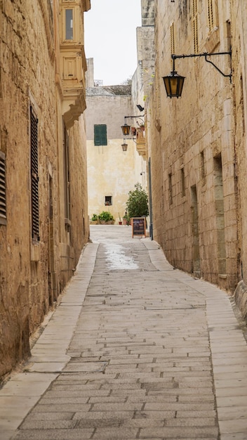 Malta. Estreitas ruas medievais da velha Mdina. Mdina é um destino turístico popular em Malta.