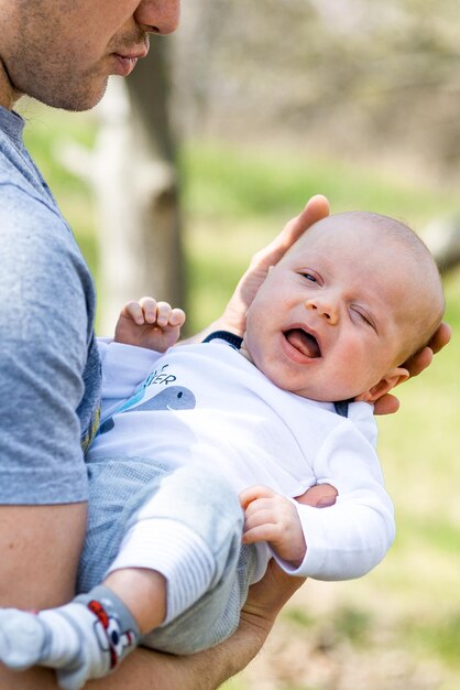 Mamá joven con un niño