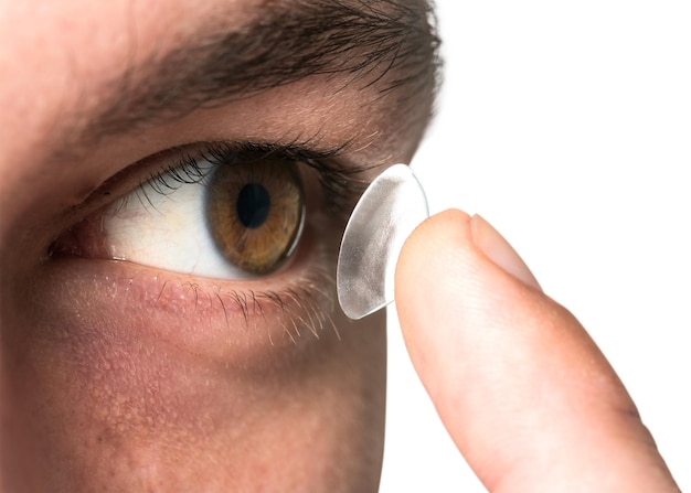 Man png-Mockup mit Smart-Kontaktlinsen-Biometrie-Technologie