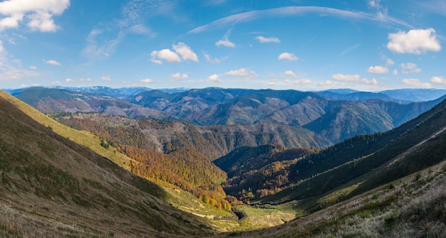 Mañana de otoño Montes Cárpatos calma escena pintoresca Ucrania