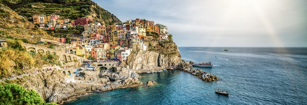 Manarola, cinque terre costa da itália.