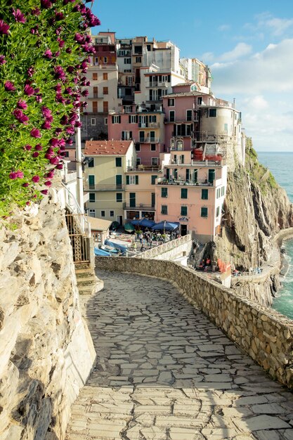 Foto manarola ist eines der schönsten dörfer in cinque terre