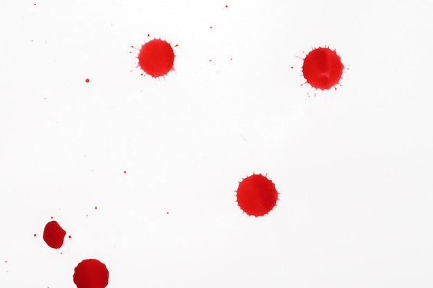 Manchas de sangue manchas vermelhas de aquarela manchas de sangue realistas para Halloween conceito de gota de sangue