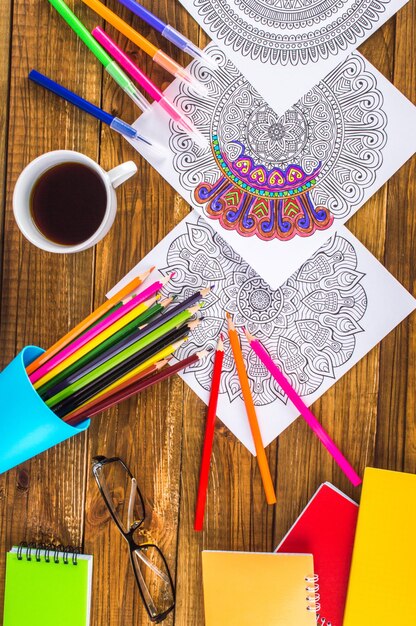 Foto mandalas para colorear antiestrés