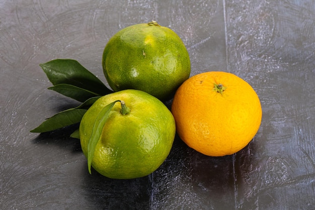 Mandarinas dulces y jugosas frescas y maduras