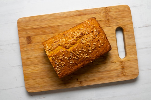 Mandarinenkuchen mit frischen Früchten.