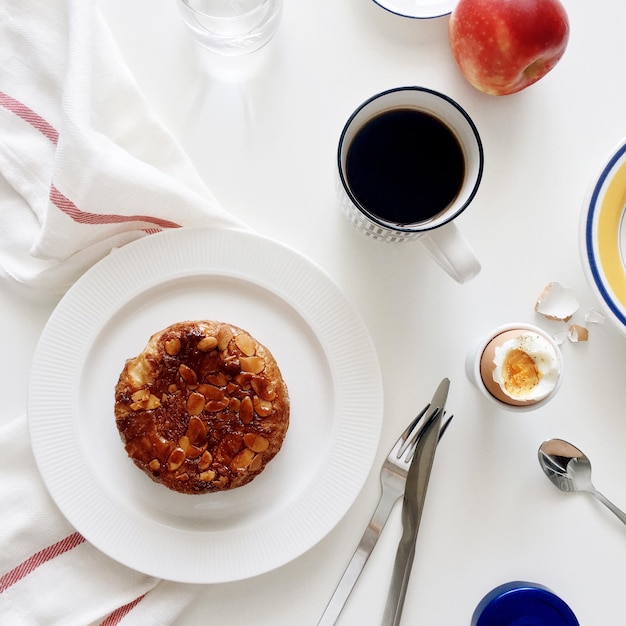 Mandelcroissant Frühstück