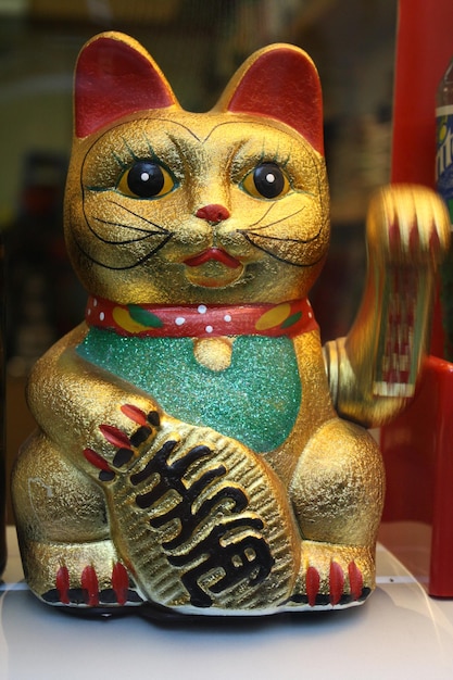 Maneki neko zum Verkauf