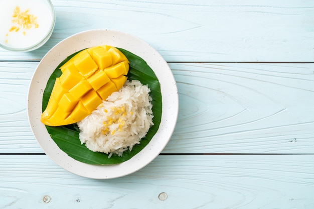 mango con arroz pegajoso