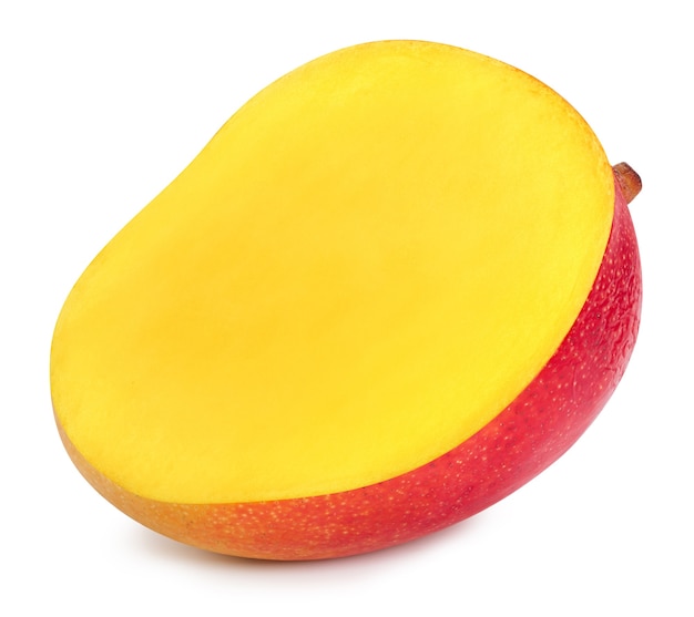 Mango halb isoliert auf weiß