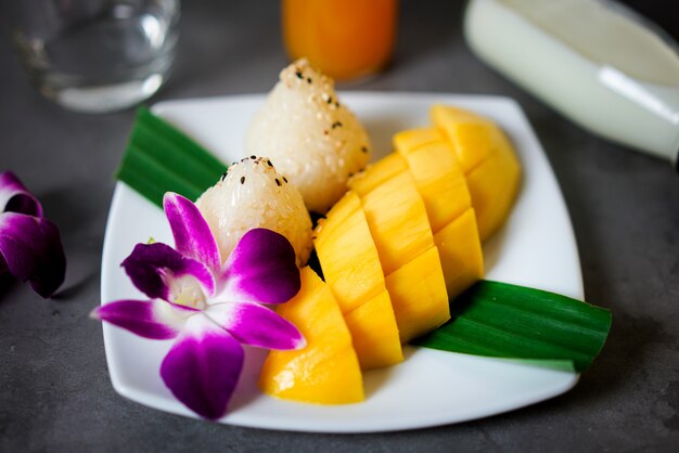 Mango mit Klebreis, thailändischer Dessert