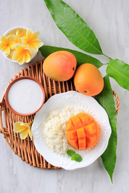 Mango Sticky Rice und Kokosmilch