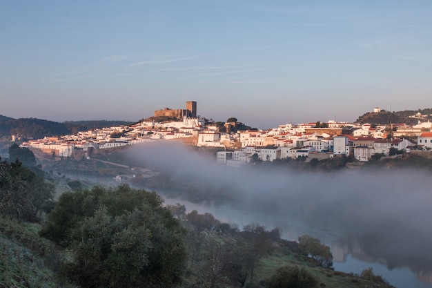 Manhã nevoenta em Mertola