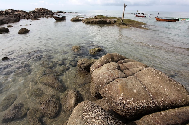 Manhã no mar calmo