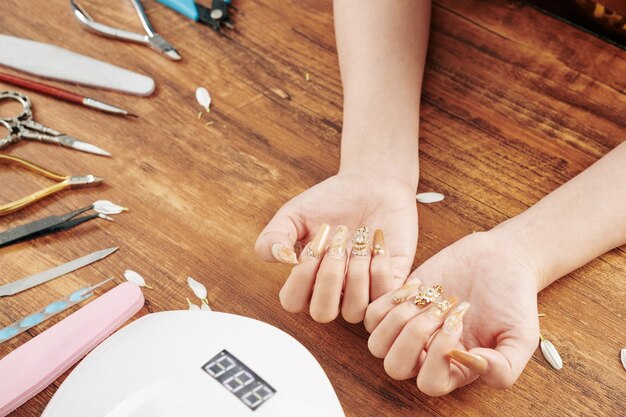 Manicure criativa e chique