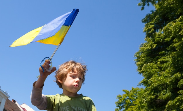 Manifestação anti Putin em apoio à unidade da Ucrânia e término da agressão russa contra a Ucrânia.
