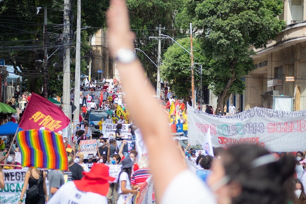 Foto manifestantes protestam contra o governo do presidente jair bolsonaro na cidade de salvador