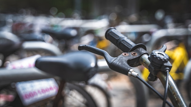 Manillares de bicicleta negro