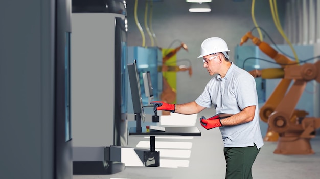 Foto mann arbeitet im büro