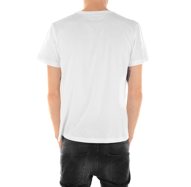 Mann im leeren T-Shirt isoliert auf weißer Nahaufnahme