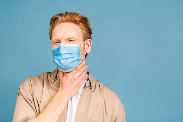 Mann mit Hygienemaske zur Vorbeugung von Infektionen, Atemwegserkrankungen durch die Luft wie Grippe, 2019-ncov