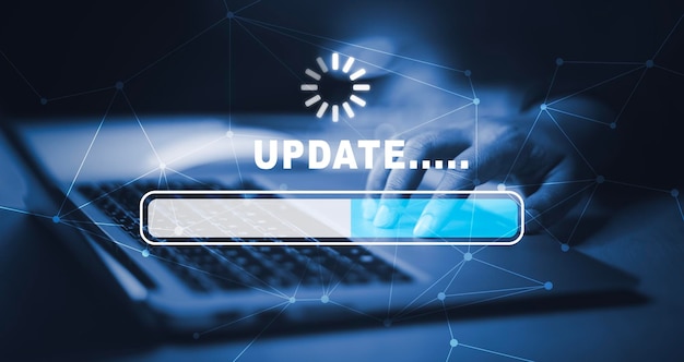 Mann mit Laptop mit Update-Software Computerprogramm-Upgrade Business Technology Internet-Update auf virtuellem Bildschirm Internet- und Technologiekonzept-Ladebalken mit Installation des Updates