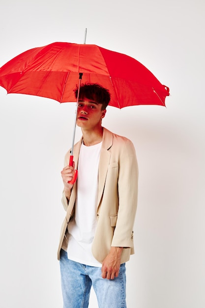 Mann Regenschutz Hand in Hand modernen Stil hellen Hintergrund unverändert