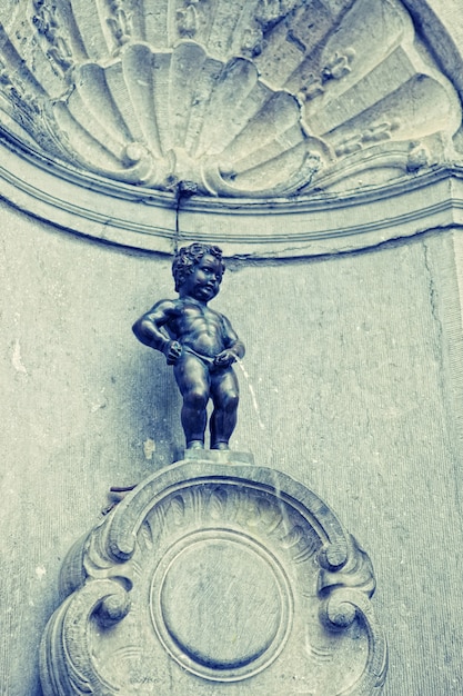 Foto manneken pis-statue in brüssel