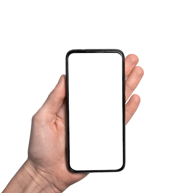 Mannhand, die das schwarze Smartphone mit Rahmen weniger leerem Bildschirm und modernem rahmenlosem Design, vertikal lokalisiert auf Weiß hält