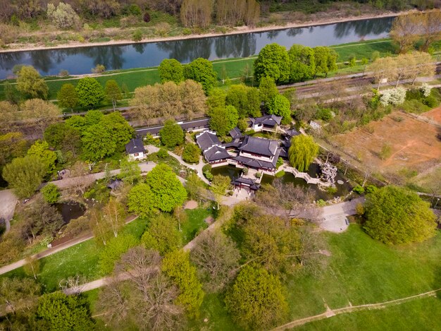 Mannheim Alemania 16 de abril de 2019 Vista superior de los céspedes verdes en el Luisenpark Mannheim Alemania