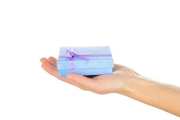 Mano femenina, tenencia, caja de regalo, primer plano