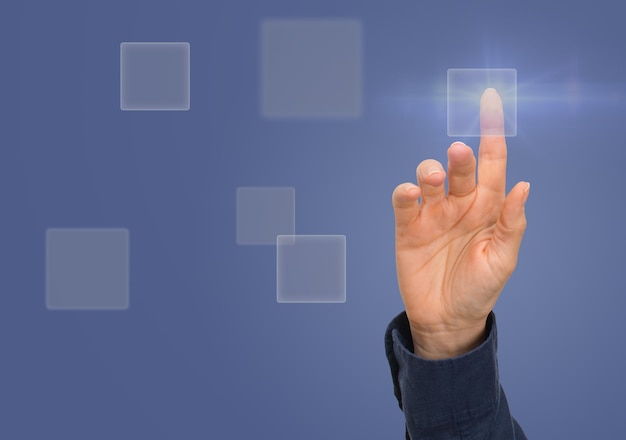 Mano con holograma Elegir la caja correcta en el concepto de elección de la pantalla virtual