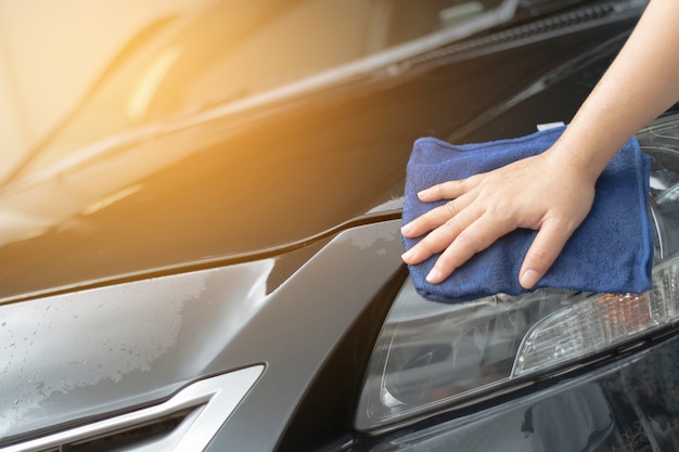 Mano humana, actuación, limpieza, coche