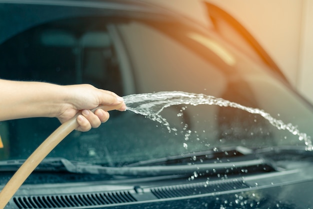 Mano humana, actuación, limpieza, coche