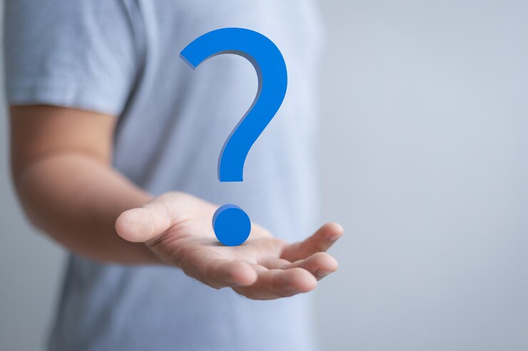 Foto mano humana presente representación 3d azul signo de interrogación