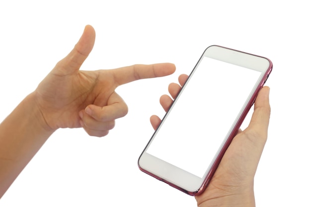 La mano de la mujer o del hombre sostiene el teléfono inteligente con pantalla en blanco sobre fondo blanco pantalla en blanco para ponerlo