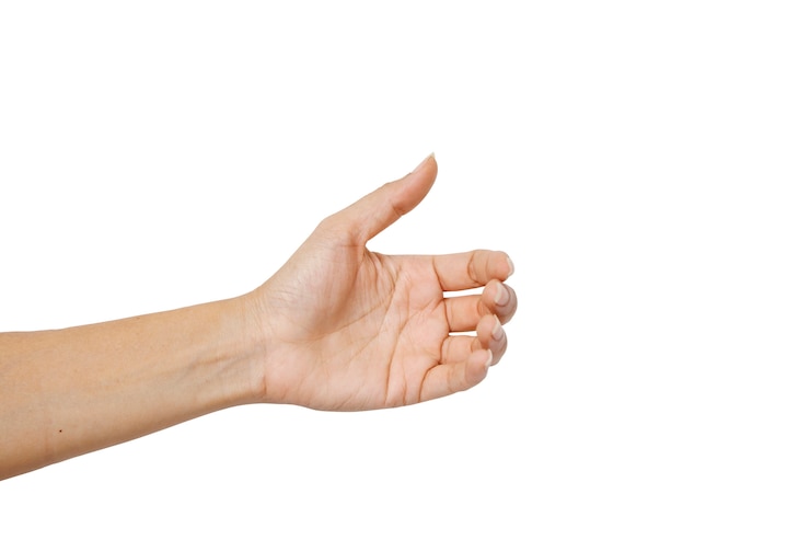 Foto mano de mujer sosteniendo algo