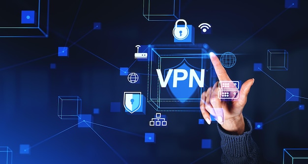 Mano de mujer usando interfaz VPN