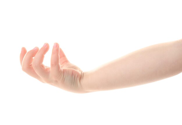 La mano del niño gesticulando aislada en blanco