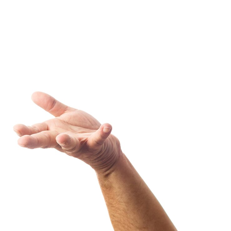 Foto mano recortada haciendo gestos contra un fondo blanco