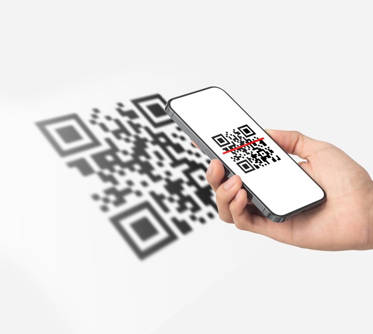 Foto mano usando teléfono inteligente móvil escanear código qr lector de código de barras pago de código qr tecnología sin efectivo concepto de dinero digital