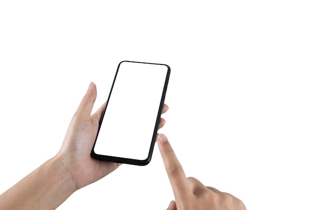 Manos femeninas que muestran la pantalla blanca vacía del teléfono inteligente moderno aislado trazado de recorte de fondo blanco