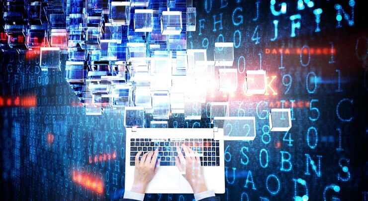 Foto manos de una mujer joven presiona el teclado. técnica mixta