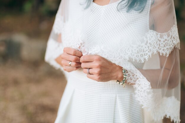 Manos de la novia. Boda en Montenegro.