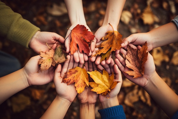 Manos otoño grupo sanos feliz