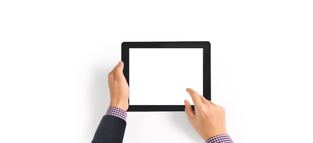Manos sosteniendo tableta táctil gadget de computadora con pantalla aislada