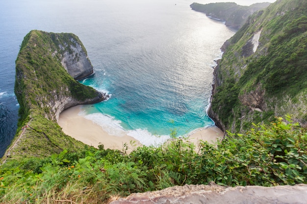 Manta Bay oder Kelingking Beach auf Nusa Penida Island, Bali, Indonesien