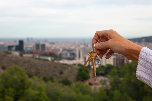 Mantener las llaves a mano al aire libre