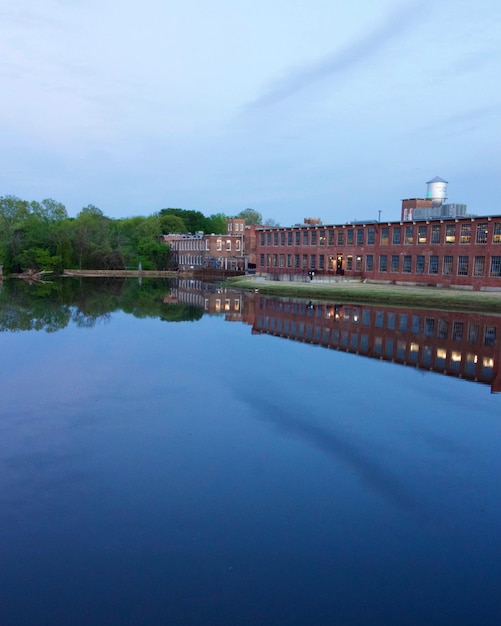 Foto la manufactura y el lago