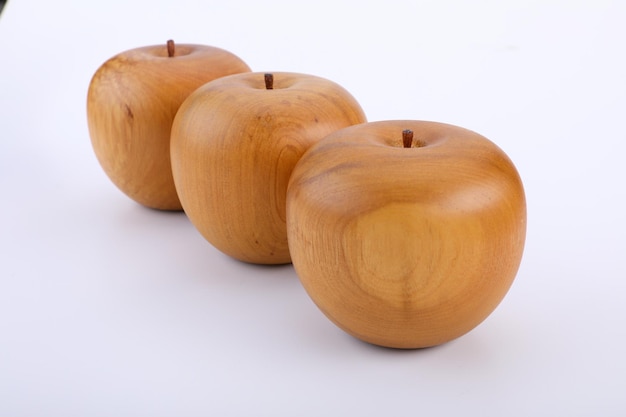 manzana hecha de madera decorativa hermosa como elemento decorativo para el diseño de interiores